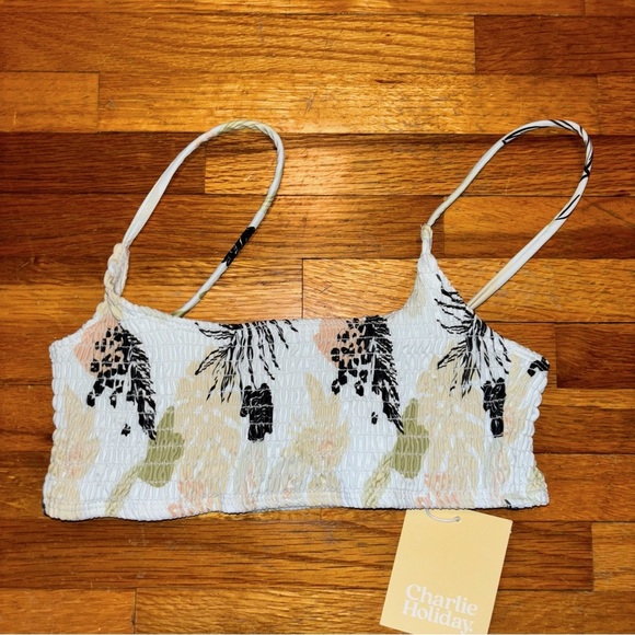 New Charlie Holiday Mallocra Gigi Top | S - Picture 3 of 8